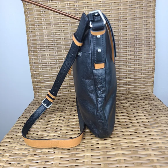 Vera Bradley Gallatin Black Leather Crossbody Bag Purse Floral Interior NWT - Picture 6 of 14